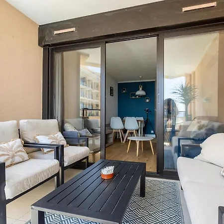 Apartment L'azur Avec Terrasse Vue Et Esterel, Piscine Pres Des Plages