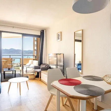 L'azur Avec Terrasse Vue Et Esterel, Piscine Pres Des Plages Apartment