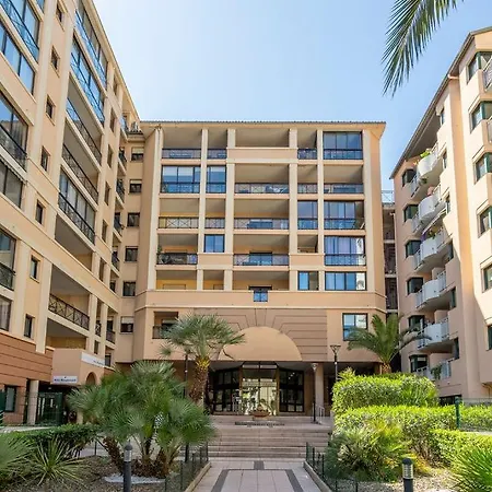 L'azur Avec Terrasse Vue Et Esterel, Piscine Pres Des Plages Apartmán